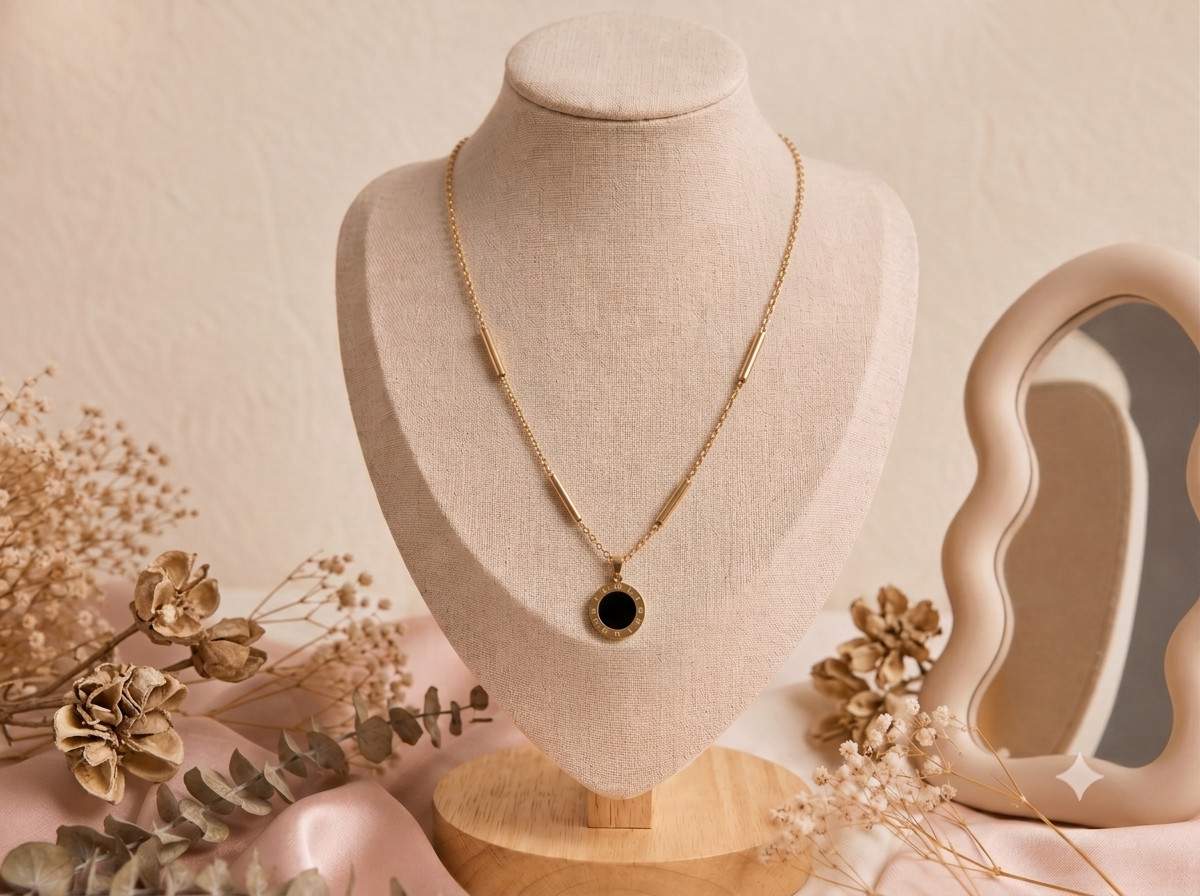 Minimal Black Onyx Pendant Chain